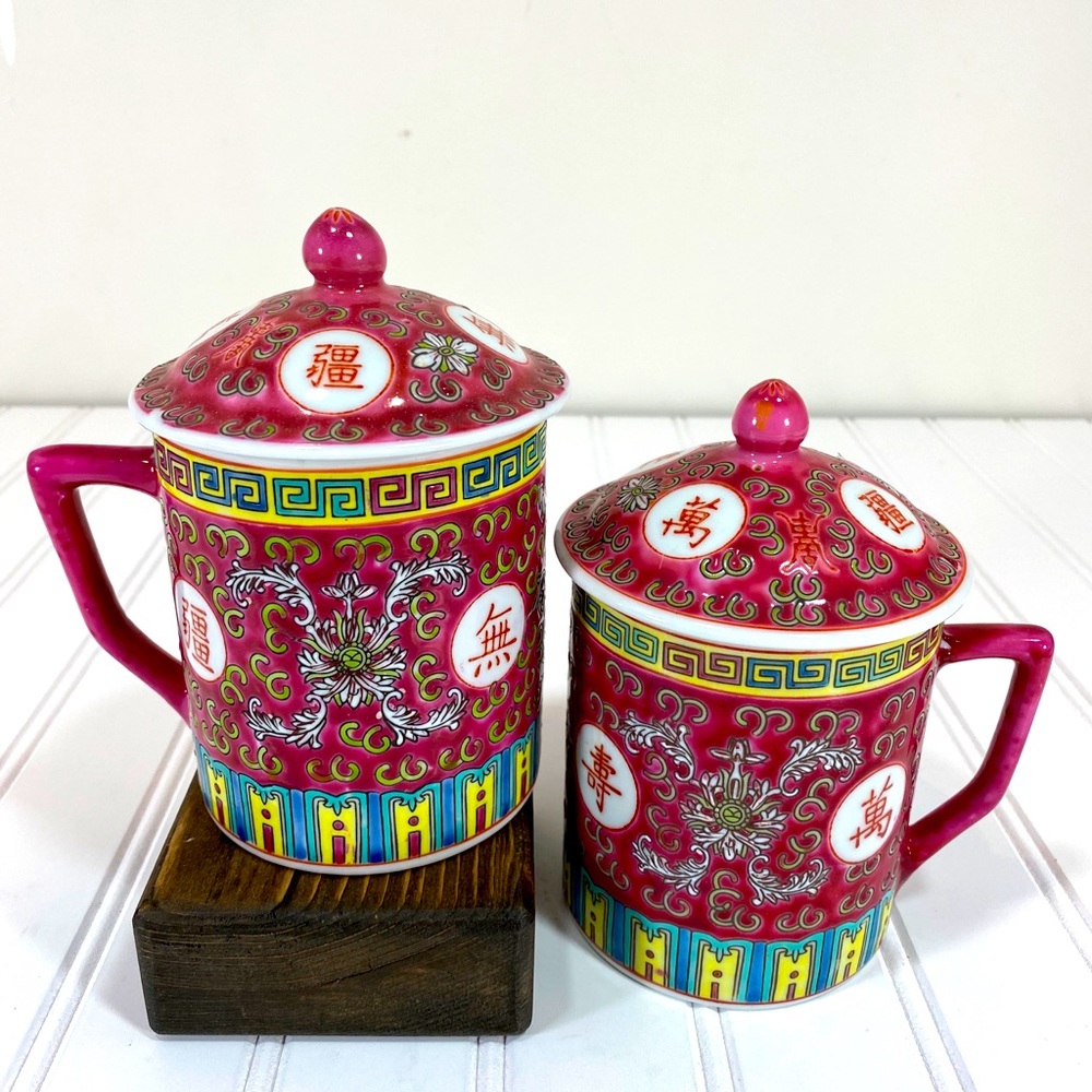 Porcelain Pink ceramic tea cups with lids